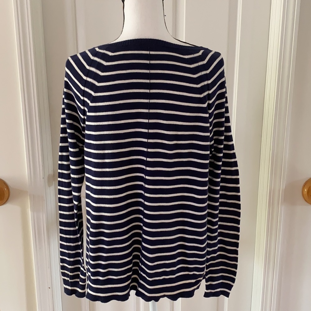15:07 GAP Stripe Sweater (Thin/light weight) - Picture 3 of 12